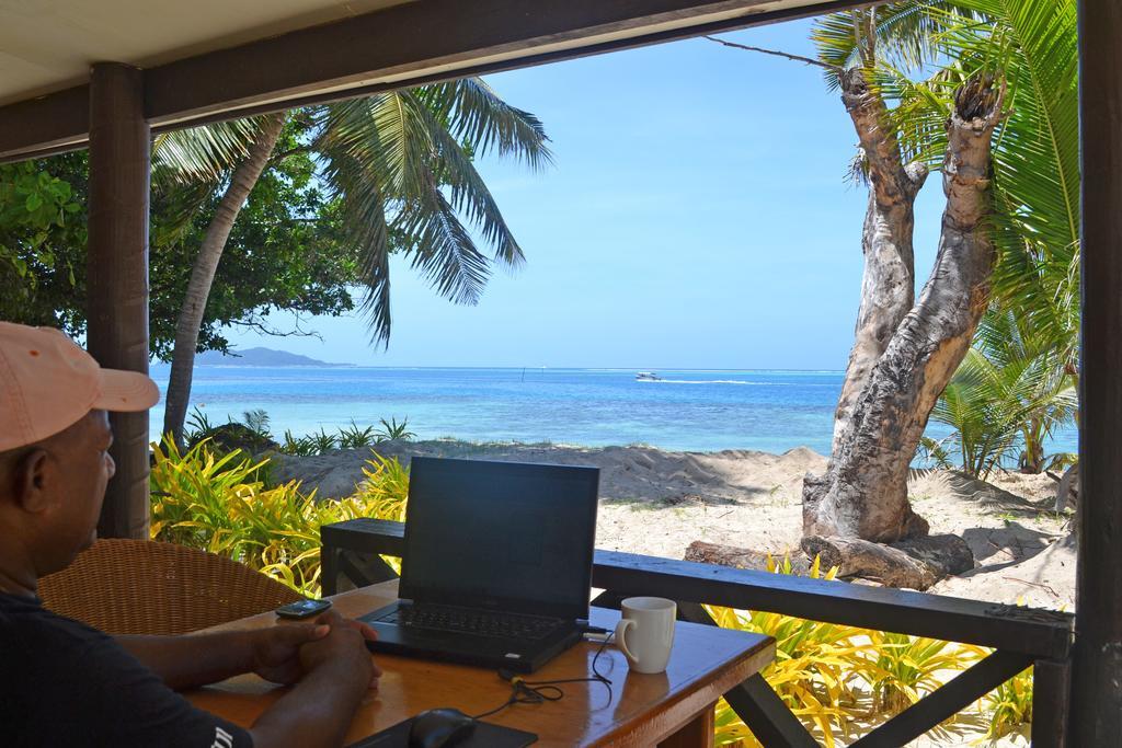 Ratu Kini Backpackers And Dive Resort Île de Mana Chambre photo