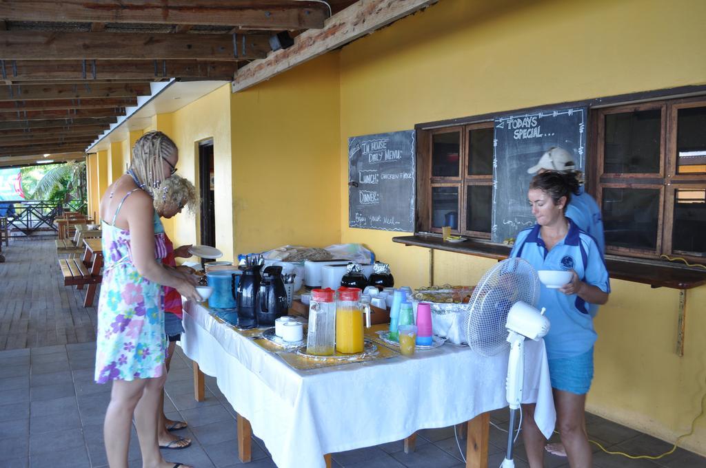 Ratu Kini Backpackers And Dive Resort Île de Mana Extérieur photo