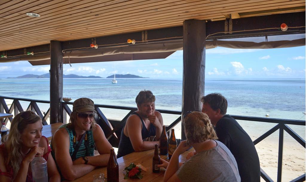 Ratu Kini Backpackers And Dive Resort Île de Mana Extérieur photo