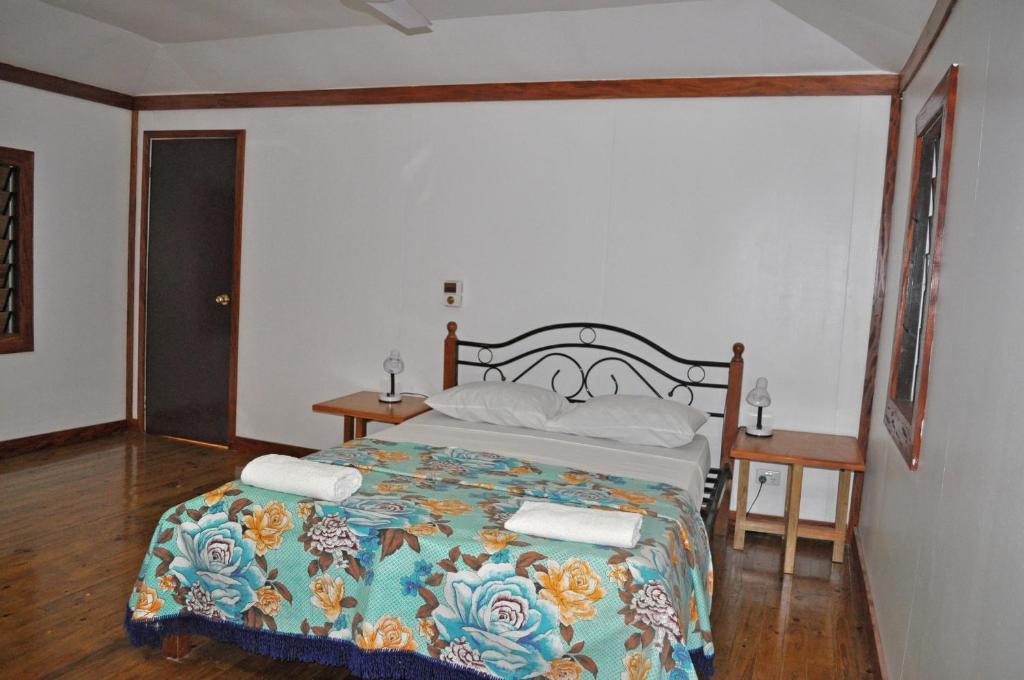 Ratu Kini Backpackers And Dive Resort Île de Mana Extérieur photo